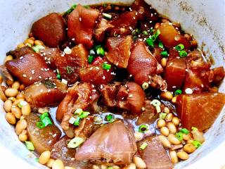 黄豆萝卜煲猪脚的做法步骤：26