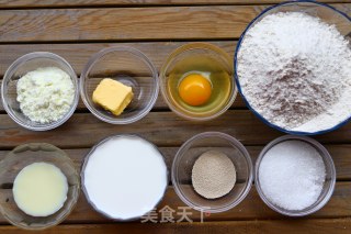 香橙甘纳许三明治的做法步骤：1