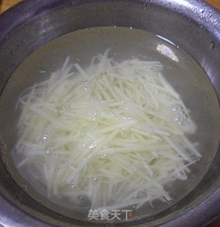 蒜香土豆丝的做法步骤：3
