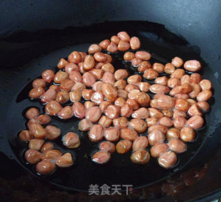 果仁酱爆三丁的做法步骤：2