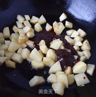 果仁酱爆三丁的做法步骤：7