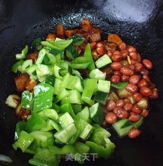 果仁酱爆三丁的做法步骤：9