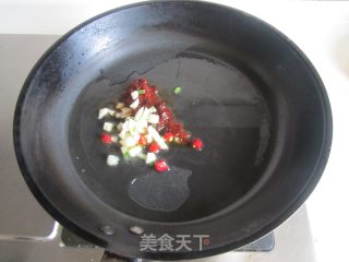 青椒素鸡炒回锅肉的做法步骤：4