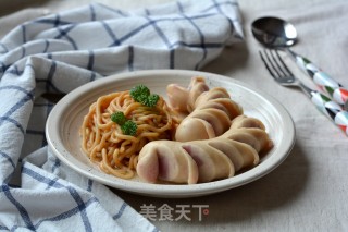 金枪鱼肠酱拌面的做法步骤：5