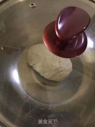 皮Q馅爽脆的莲藕大肉饺子的做法步骤：2