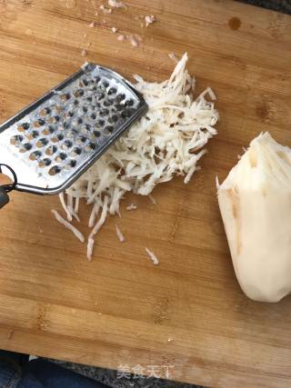 皮Q馅爽脆的莲藕大肉饺子的做法步骤：5