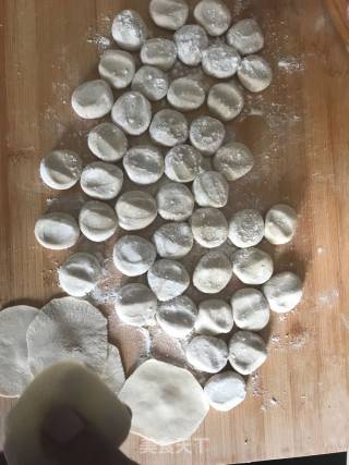 皮Q馅爽脆的莲藕大肉饺子的做法步骤：11