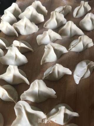 皮Q馅爽脆的莲藕大肉饺子的做法步骤：14