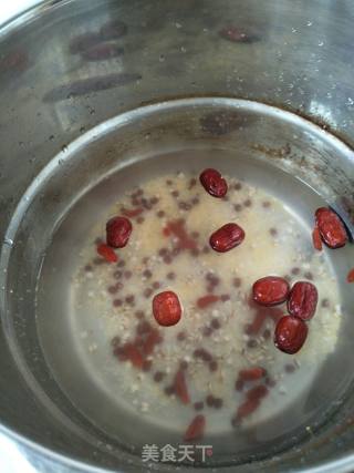 红豆祛湿粥的做法步骤：3