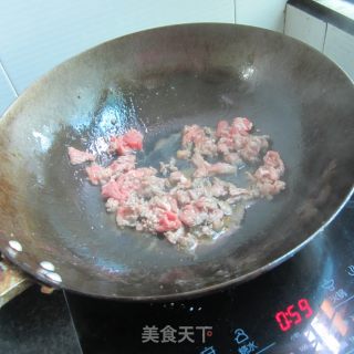 牛肉炒莴笋的做法步骤：2