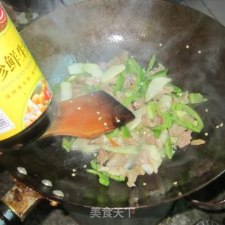 鲜榨菜炒肉的做法步骤：8