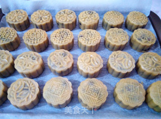 核桃枣泥月饼的做法步骤：12