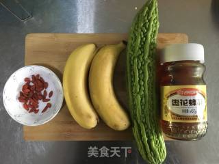 蜂蜜香蕉酿苦瓜的做法步骤：1