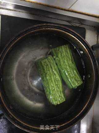 蜂蜜香蕉酿苦瓜的做法步骤：5