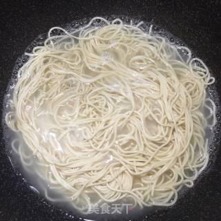 香菇炒面的做法步骤：3