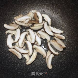 香菇炒面的做法步骤：5
