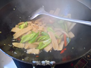 爆炒石屏冻豆腐的做法步骤：3