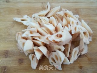 莲藕玉米猪脚汤的做法步骤：3