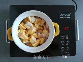 莲藕玉米猪脚汤的做法步骤：8