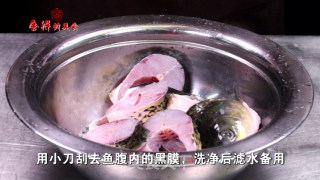 青椒煲仔鱼的做法步骤：1