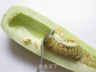素炒酸辣菜瓜的做法步骤：2