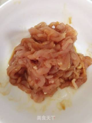 茄汁肉丝面的做法步骤：1