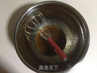 海盐焦糖戚风蛋糕的做法步骤：3