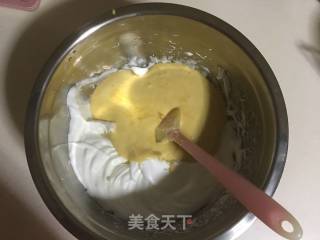 海盐焦糖戚风蛋糕的做法步骤：11