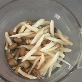 虾仁鲜菇丝瓜汤的做法步骤：4