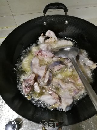 大蒜烧钳鱼 我的第一次菜谱的做法步骤：8
