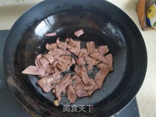 爆炒猪肝的做法步骤：5