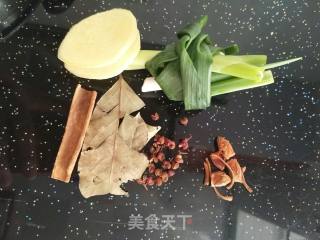 羊肉土豆炖柿子的做法步骤：2