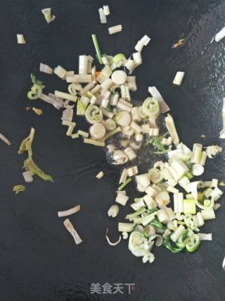 蚝油炒三丁的做法步骤：3