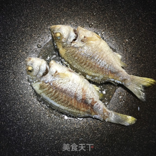 煎黄鳍鲷的做法步骤：4