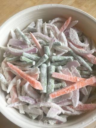 美味蒸豆角的做法步骤：1