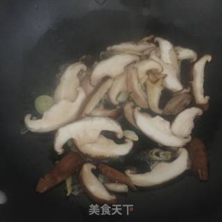 西葫芦炒香菇的做法步骤：5