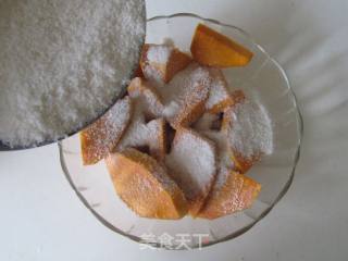 红枣米粉蒸南瓜的做法步骤：3