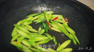 炒芦笋杆的做法步骤：7