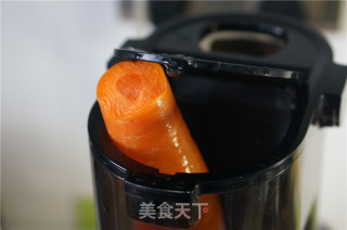 榨菜牛肉胡萝卜面的做法步骤：2