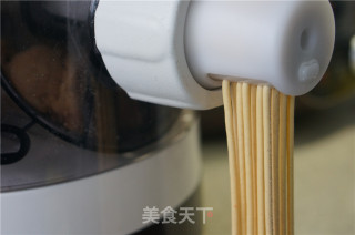 榨菜牛肉胡萝卜面的做法步骤：10