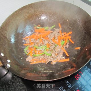 青椒胡萝卜鲜牛肉丝的做法步骤：8