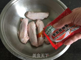 甜辣酱烤鸭翅的做法步骤：2