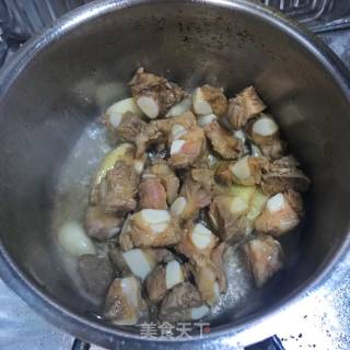 肋排焖饭的做法步骤：5