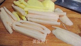 牛肉什锦干锅的做法步骤：4