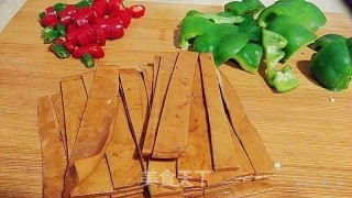 牛肉什锦干锅的做法步骤：6