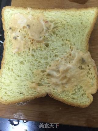 鸡蛋火腿三明治的做法步骤：2