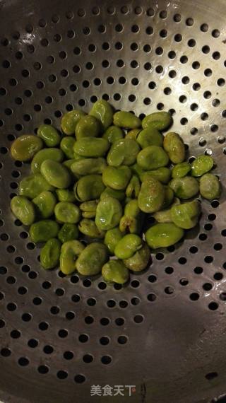 葱油蚕豆的做法步骤：2