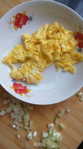 红薯叶茎炒鸡蛋的做法步骤：6
