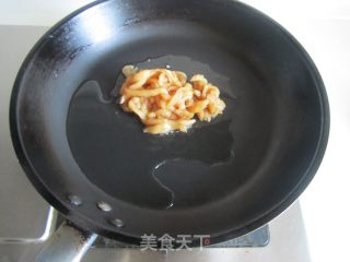 青椒榨菜干子炒鸡丝的做法步骤：3