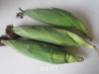 水煮玉米的做法步骤：1